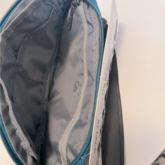Travelon  Anti-theft Sling, RFID peacock teal Convertible Waist fanny pack bag - Picture 9 of 10